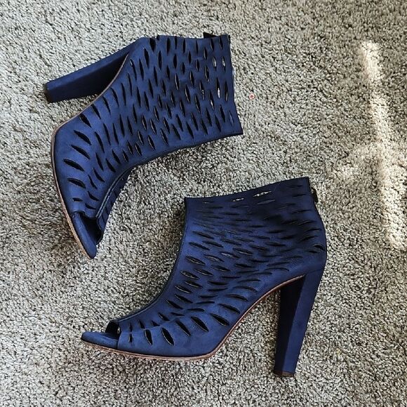 Diane Von Furstenberg Navy Peep-Toe Heels 8.5 - Picture 2 of 9